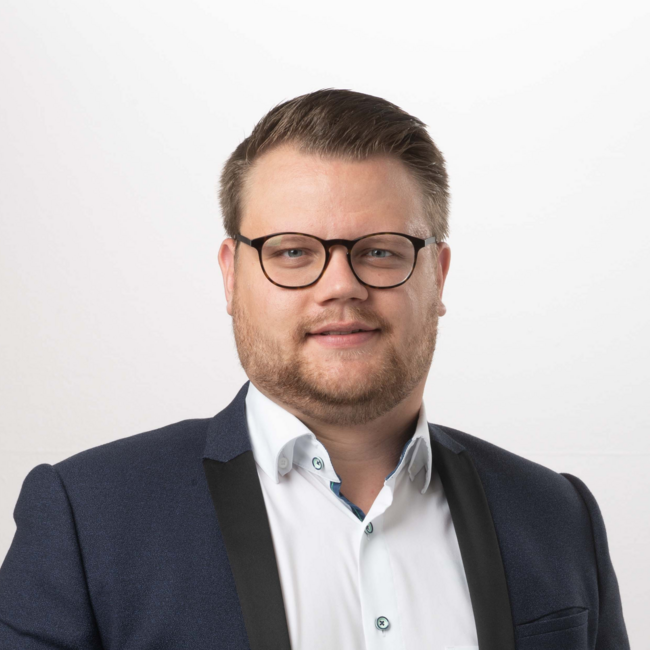 Fabian M. Grau